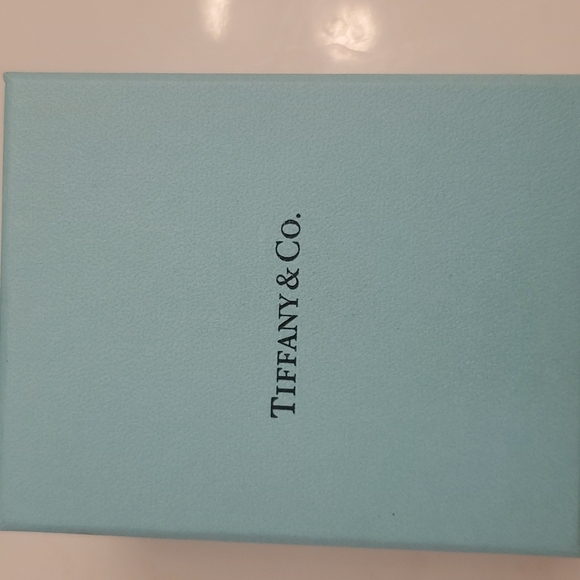 Tiffany new  concave  gorgeous round ring never used packed away bag away boxed - Picture 7 of 9